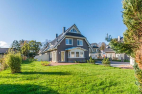 Rosenbergsiedlung _Duenenrose_ in Zingst